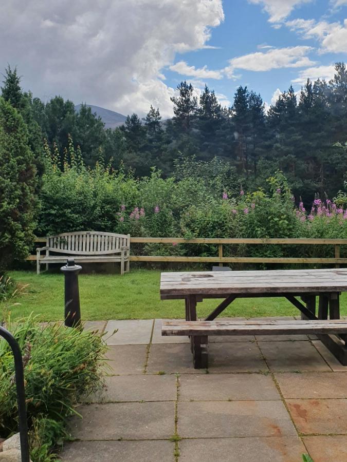 Cairngorm Lodge Youth Hostel Loch Morlich Buitenkant foto