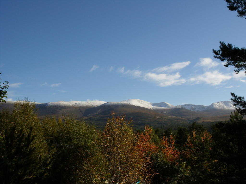 Cairngorm Lodge Youth Hostel Loch Morlich Buitenkant foto